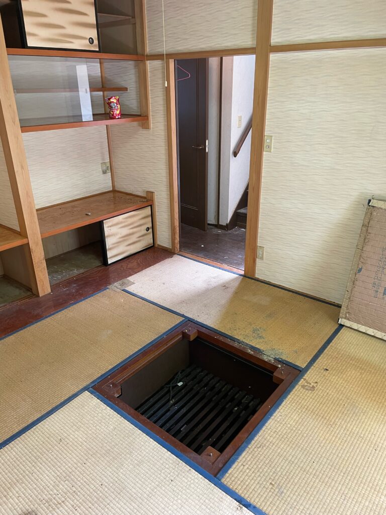 遺品整理中のお部屋